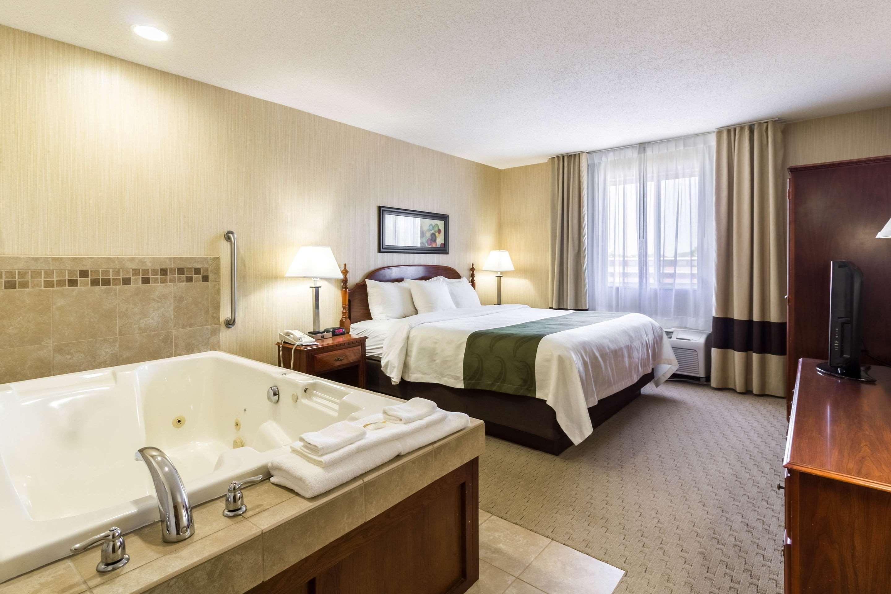 Quality Inn Marshall Mn Near University Eksteriør bilde